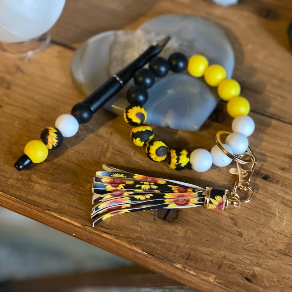 Beaded Wristlet with Matching Pen